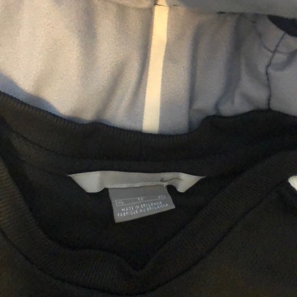 Athletic, long sleeve, shirt - Picture 2 of 2